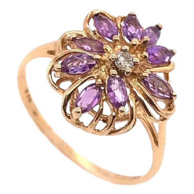 10 Karat Yellow Gold Fashion Oval Amethyst Ring With Round Diamond 0.03 TDW, Size 8 For Sale