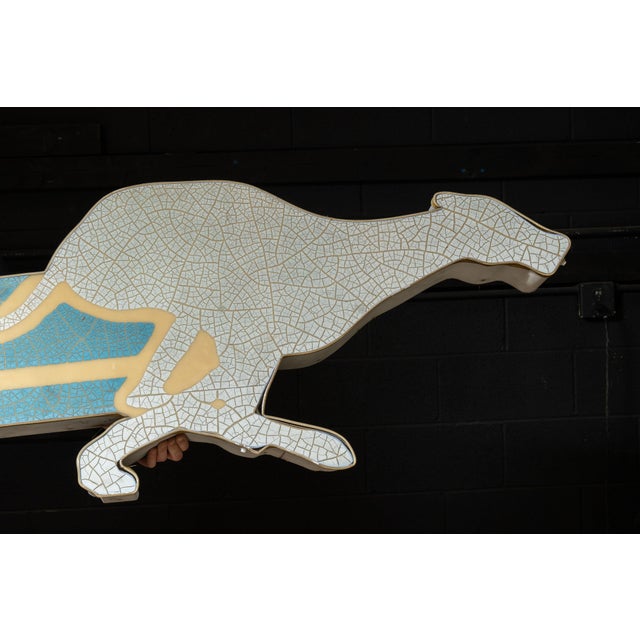Mid 20th Century 1950s Greyhound Bus Lines Prancing Dog Lighted Advertising Sign For Sale - Image 5 of 11