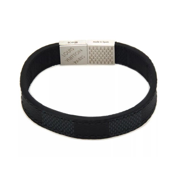 Contemporary Louis Vuitton Damier Cobalt Pull It Canvas Bracelet For Sale - Image 3 of 5
