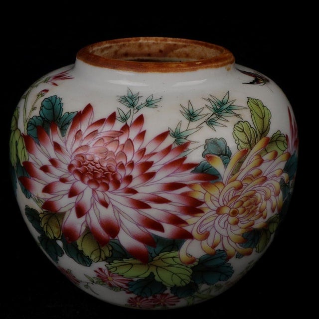Ceramic Small Chinese Famille Rose Chrysanthemum Porcelain Tea Caddy, Chinoiserie Lidded Ginger Jar For Sale - Image 7 of 9