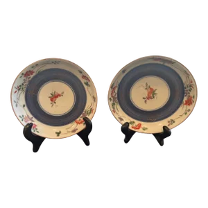 Pair of Antique Japanese Kakiemon Porcelain Dishes