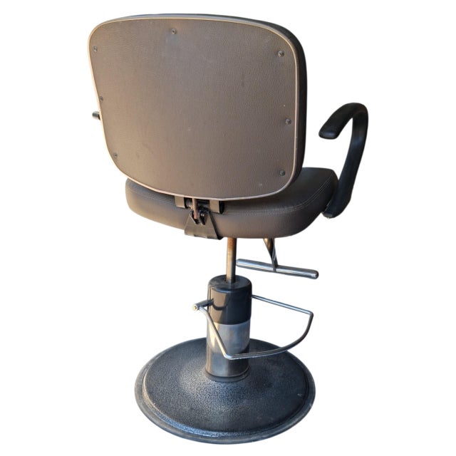 Mid-Century Modern Vintage Kaemark Hydraulic Salon Chair – Timeless Comfort, Built to Last For Sale - Image 3 of 12