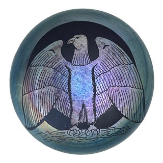 1982 Vandermark-Merritt Needle Etched Eagle Paperweight, Signed Barry Sauter (1982) For Sale