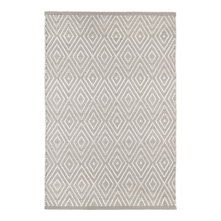 Dash & Albert by Annie Selke Diamond Platinum/White Indoor/Outdoor Rug, 2'6" x 8' For Sale