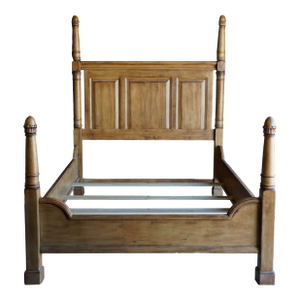 Heritage Raised Panel 4 Post Queen Bed