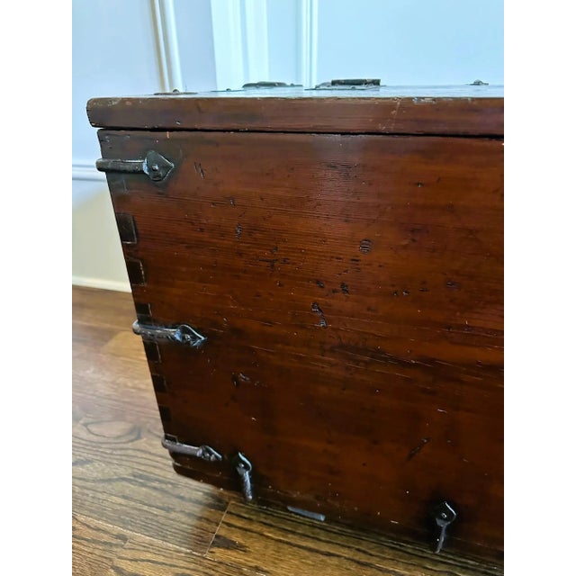 Traditional Antique Korean Ton-Kwe Chest Joseon Dynasty For Sale - Image 3 of 12