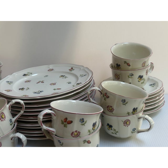 Alabaster 1970s Villeroy & Boch Luxembourg "Petite Fleur" 12 Trio Set: Cup Saucer Dessert Plate - 36 pcs For Sale - Image 8 of 17