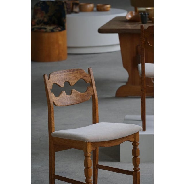 Vintage Razorblade Dining Chairs in Oak and Mohair by Henning Kjærnulf, 1960s, Set of 6 For Sale - Image 3 of 18