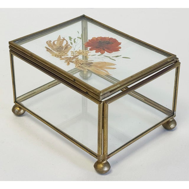 Mid 20th Century Vintage Pressed Flower Glass and Brass Lidded Display Box For Sale - Image 5 of 7