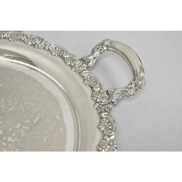 Vintage Oneida Victorian Round Silver Plated Serving Platter Tray W/ Handles For Sale In Philadelphia - Image 6 of 14