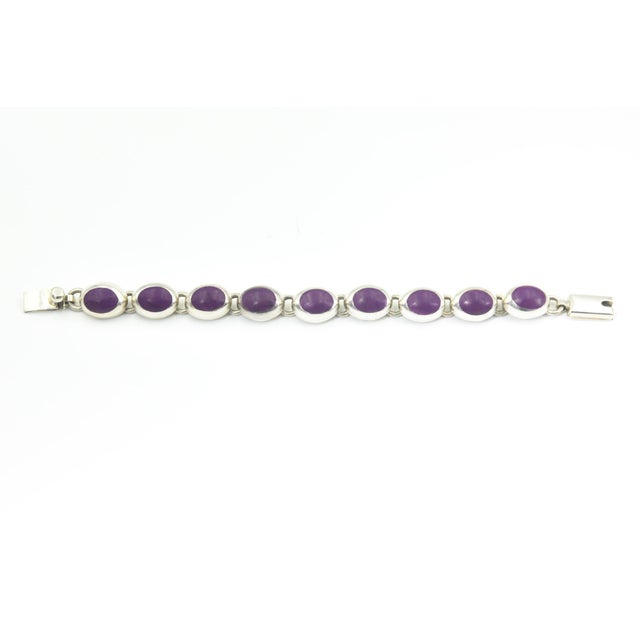Contemporary Late 20th Century Mexican Sugilite Oval Link Sterling Silver Bracelet For Sale - Image 3 of 10