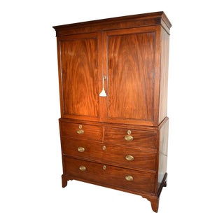 18th Century English George III Mahogany Linen Press For Sale