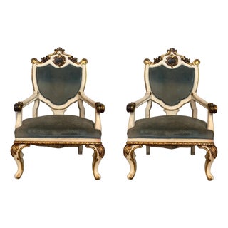 Pair of Venetian Hand Painted Armchairs in White Antique Painting and Giltwood For Sale