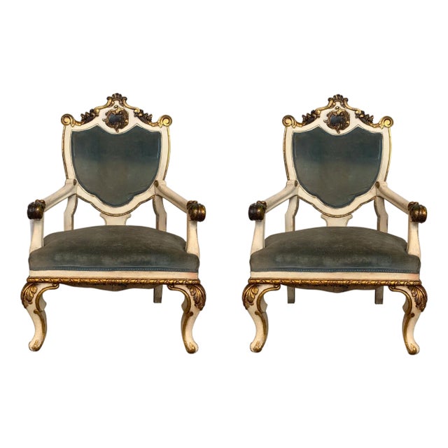 Pair of Venetian Hand Painted Armchairs in White Antique Painting and Giltwood For Sale
