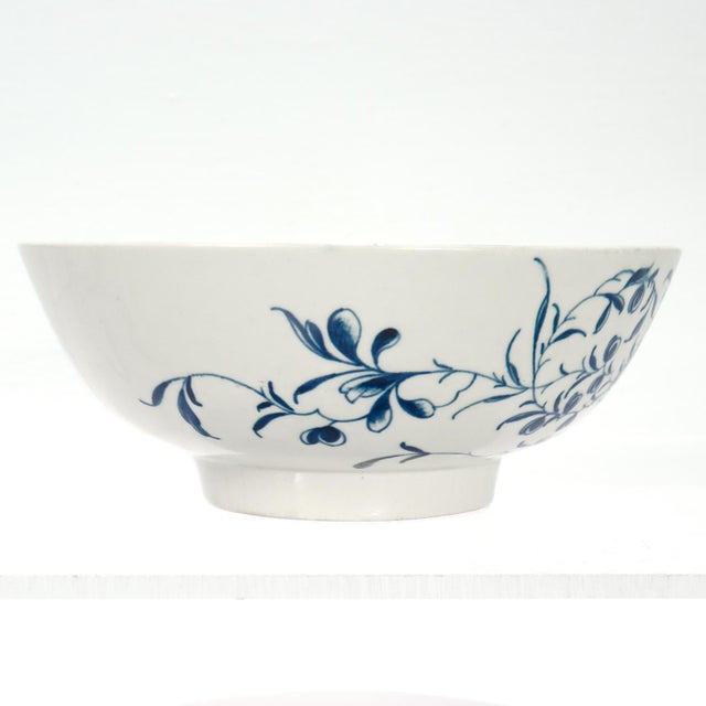 Antique Late 18th Century Caughley English Soft-Paste Porcelain Serving Bowl For Sale In Philadelphia - Image 6 of 10