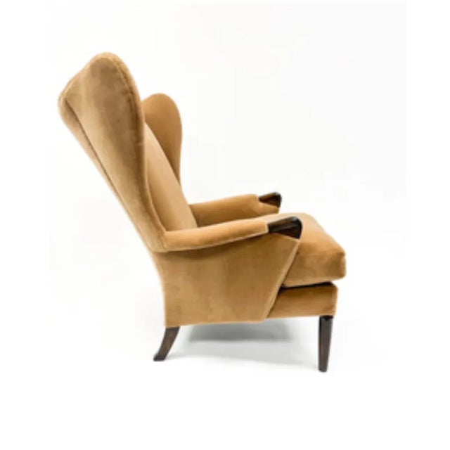 English 1960s Honey Mohair Wing Armchair For Sale - Image 3 of 8