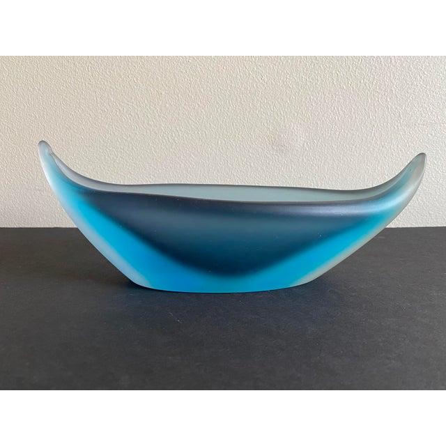 Cornflower Blue Flavio Poli for Seguso Frosted Murano Glass Sommerso Gondola Bowl For Sale - Image 8 of 8
