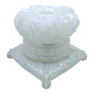 Antique French Crown-Shaped Box in Opaline Glass with Square Cushion, Early 19th Century For Sale