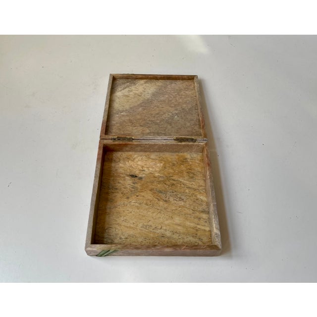 1980s Vintage Marble Trinket Box with Hand-Cut Flowers in Relief, 1980s For Sale - Image 5 of 12