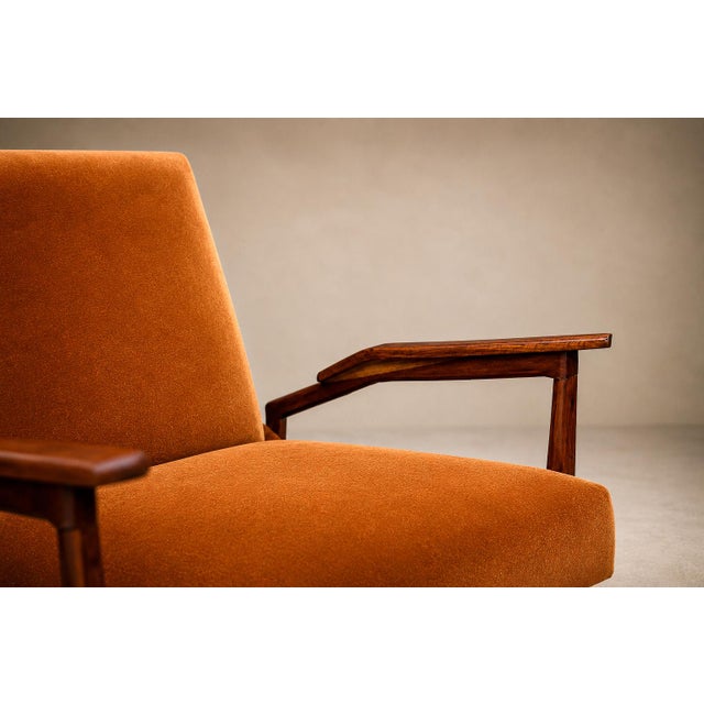 Giuseppe Scapinelli Pair of Armchairs in Caviúna & Burnt Caramel Mohair Velvet, Brazil, 1950s For Sale - Image 12 of 18