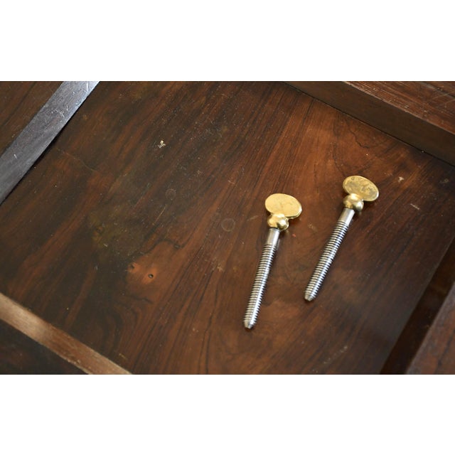 1840s Antique English Victorian Rosewood Tilt Top Table / Center Table For Sale - Image 16 of 17