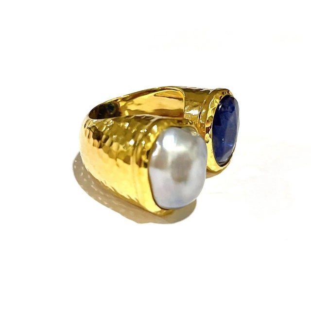 Contemporary Bochic “Orient” Blue Sapphire & Pearl Vintage 2 Gem Ring Set 18K & Silver, Size 9.5 For Sale - Image 3 of 12
