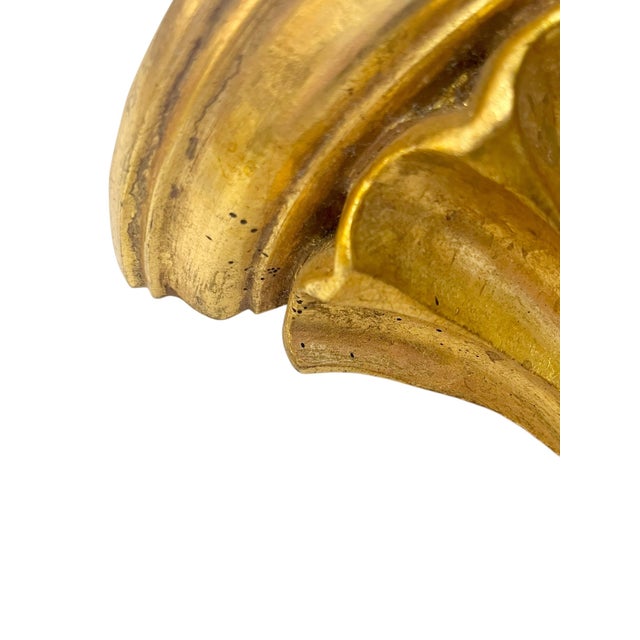Gold Mid 20th Century Pair Italian Hollywood Regency Style Carved Gilt Wood Fluted Wall Brackets For Sale - Image 8 of 10