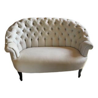 19th-Century French Napoleon III Tufted Curved Settee For Sale