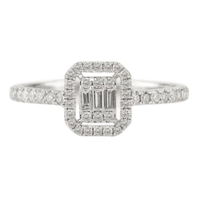 Cluster Diamond Engagement Riing Size 7 in 14k Solid White Gold For Sale