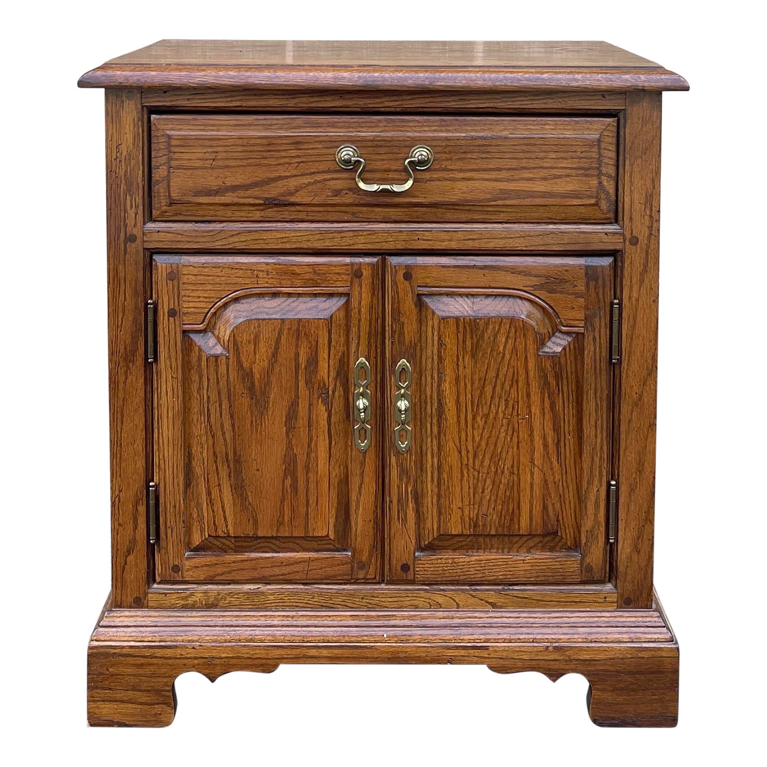 1980s Ethan Allen Canterbury Collection Chippendale Oak Nightstand