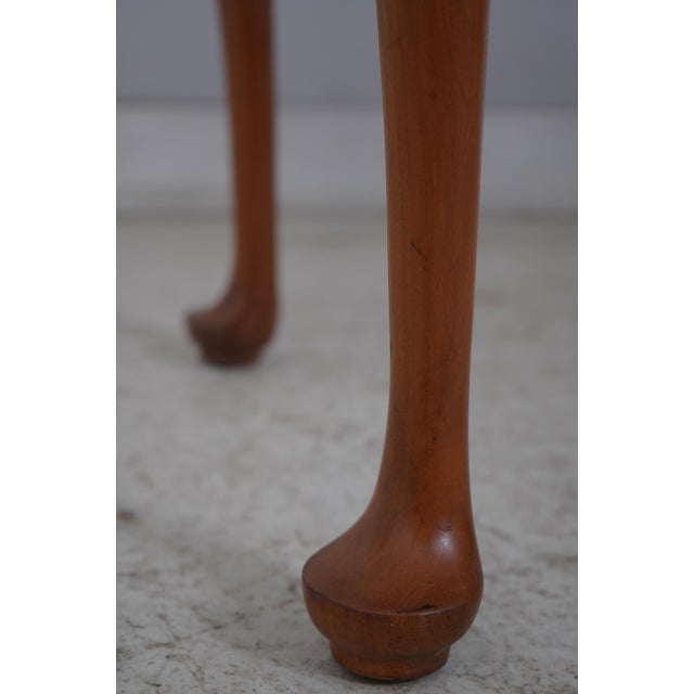 Henkel Harris Queen Anne Cherry Vanity or Desk For Sale - Image 12 of 18