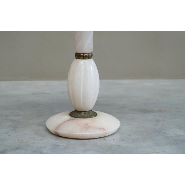 1930s Art Deco Side Table in Carved Alabaster and Patinated Brass, Italy, 1940s For Sale - Image 5 of 11