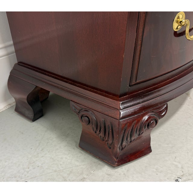 Thomasville Mahogany Chippendale Three-Drawer Nightstands Bedside Chests - Pair For Sale - Image 9 of 15
