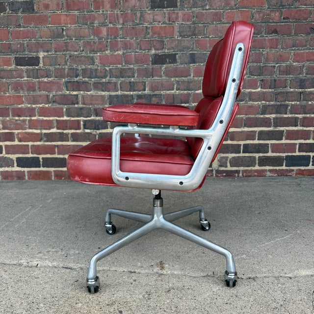 Eames Time-Life Executive Office Chair for Herman Miller For Sale - Image 9 of 12