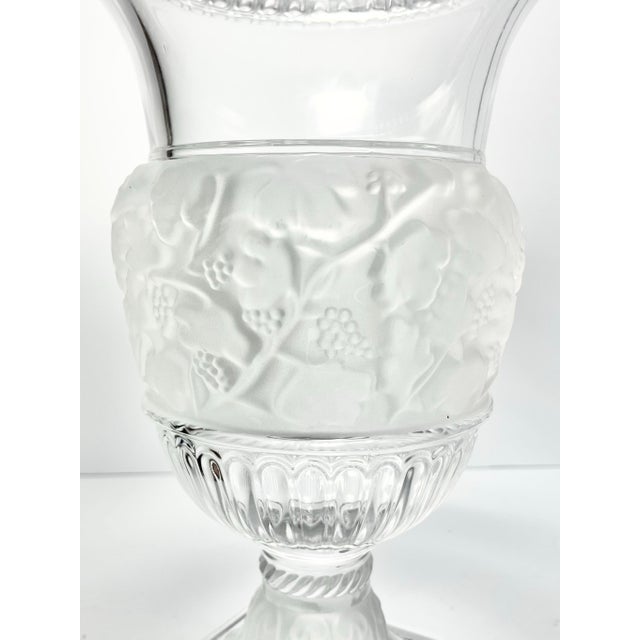 Transparent Godinger & Shannon Crystal “Athena” Large Crystal Flower Urn Statement Vase For Sale - Image 8 of 12