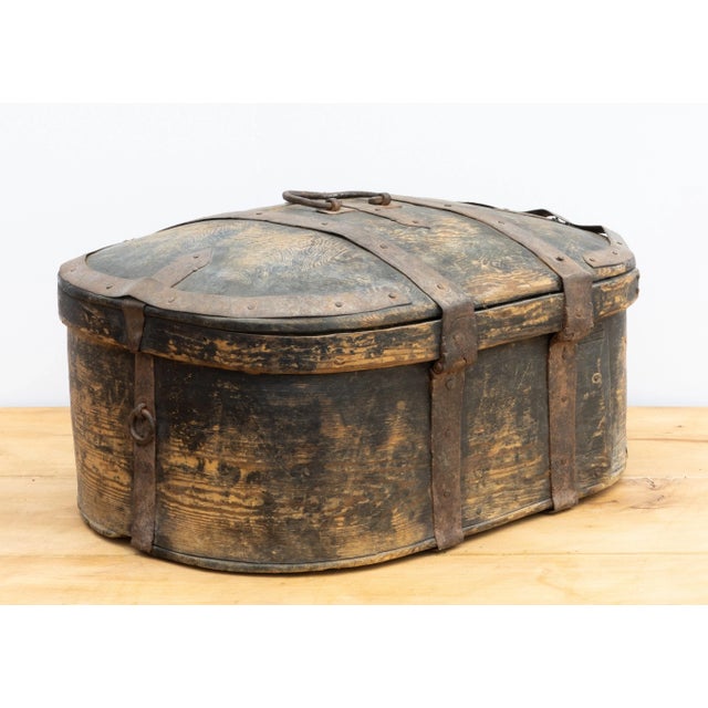 Early 19th Century Early 19th Century Swedish Pine Box, Locking Trunk For Sale - Image 5 of 10