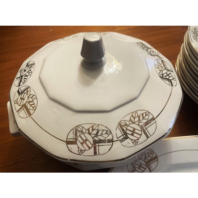 1920s Large Belgian Art Deco Style Ceramic Dinner Service from Company St-Ghislain, 1920s, Set of 34 For Sale - Image 5 of 18