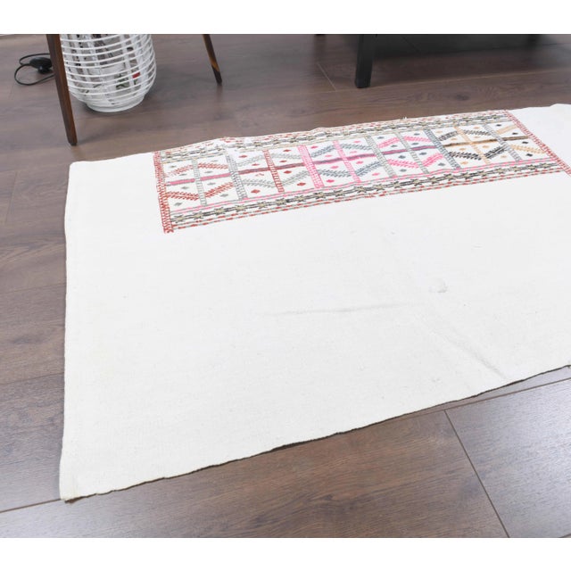 Textile Vintage Turkish Oushak Handmade Wool Cotton White Kilim Runner For Sale - Image 7 of 9