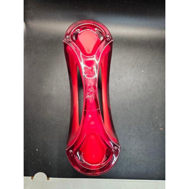 Mid-Century Modern Red Guzzini Vintage Acrylic Napkin Holder For Sale - Image 3 of 3