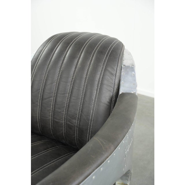 Cowhide Aviator Lounge Chair in Leather and Aluminium For Sale - Image 10 of 14