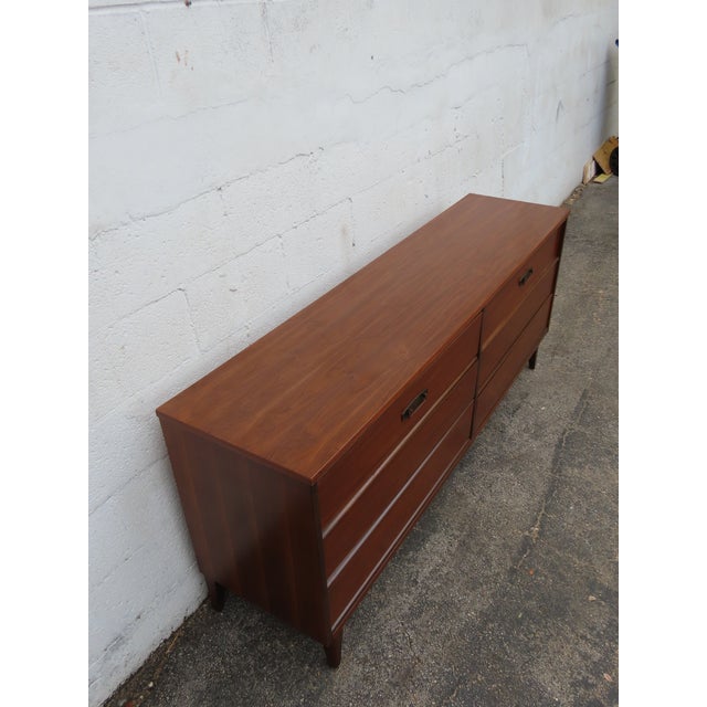 Mid Century Modern Dresser Sideboard Tv Media Console by Bassett 2635 For Sale - Image 13 of 17