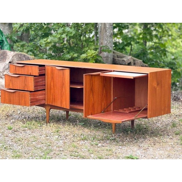 1960s Long Dunvegan Sideboard from McIntosh, 1960s For Sale - Image 5 of 17