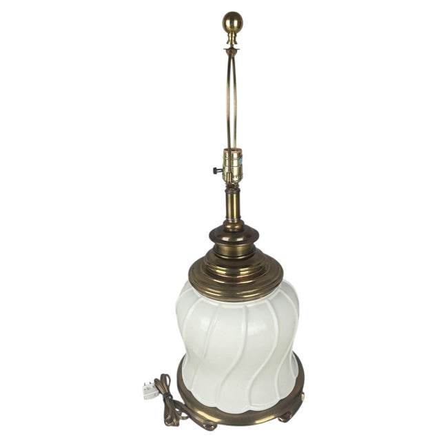 Morris Greenspan 1970s Morris Greenspan Hollywood Regency White Ceramic & Brass Table Lamp For Sale - Image 4 of 10