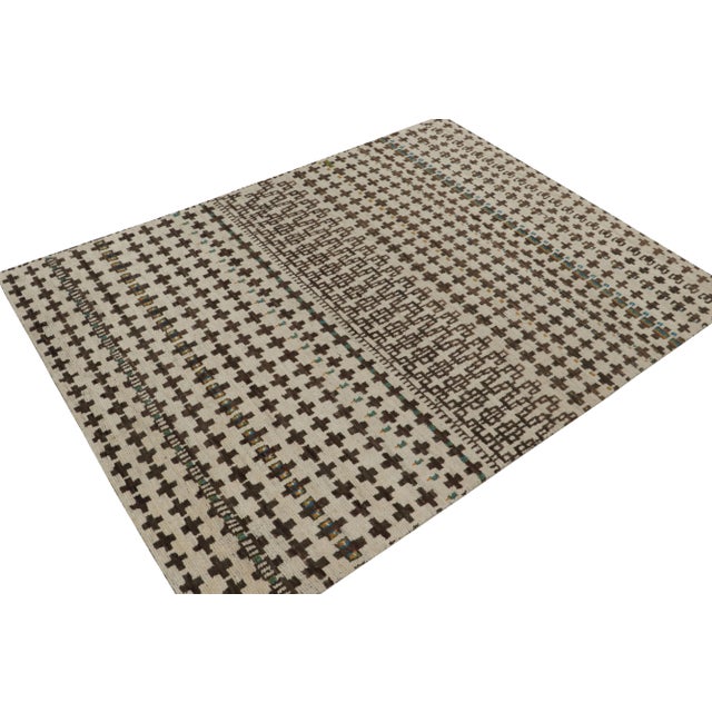 Looking for a custom size? For more information on customization capabilities, please reach out to custom@chairish.com....