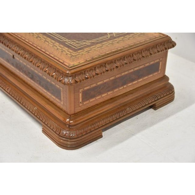 1940s Large Hand Made Parquetry Inlaid Wood Cigar Humidor For Sale In New York - Image 6 of 13