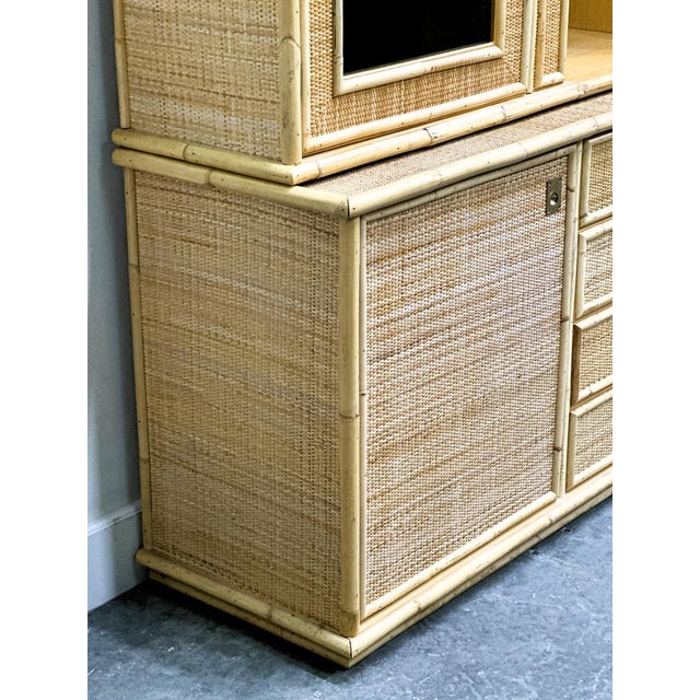 Italian Rattan and Bamboo Display Cabinet from Dal Vera, 1970s For Sale - Image 10 of 16