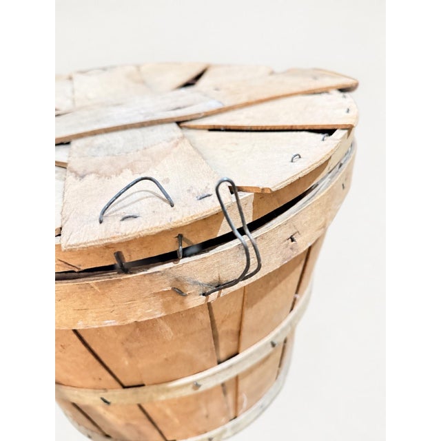 Early 20th-Century F. E. Prince Co. Texas Half-Bushel Wooden Produce Basket For Sale In Kansas City - Image 6 of 10