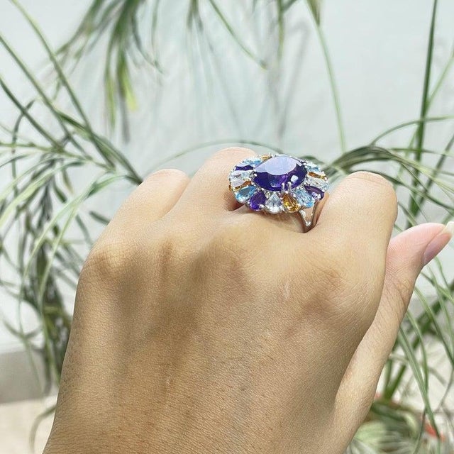 Handcrafted 15.5Ct Aquamarine & Blue Topaz Silver Ring With Amethyst and Citrine Accents - Size 6 For Sale - Image 11 of 15