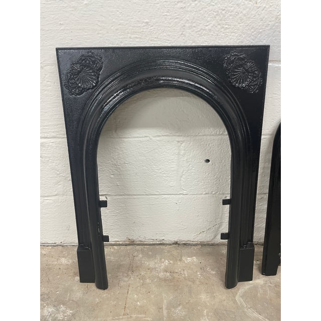 Late 19th Century Cast Iron Ornate Victorian Cast Iron Fireplace Insert and Summer Hood 27" X 21.25" For Sale - Image 4 of 7