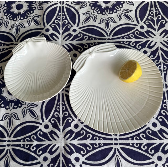 Ceramic Late 20th Century Coastal Bordallo Pinheiro White Shell Plate Set of 8 For Sale - Image 7 of 7